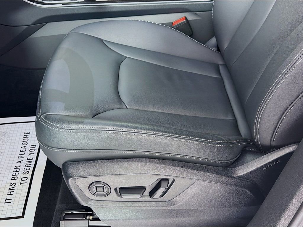 Certified 2025 Audi Q7 2.0T Premium w/ Convenience Plus Package image 21