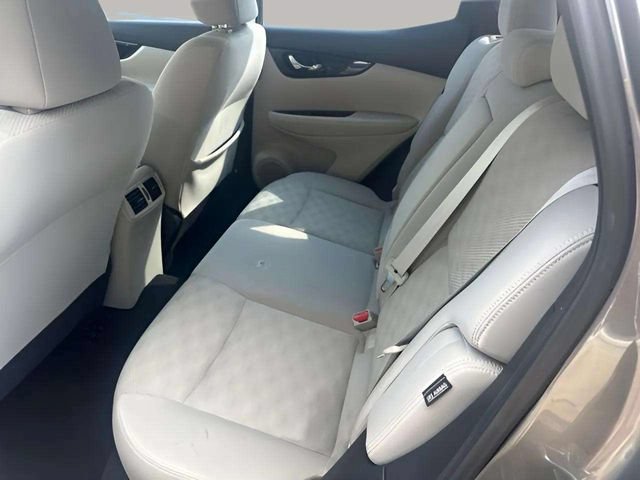 Used 2020 Nissan Rogue Sport SV w/ All-Weather Package FWD image 14