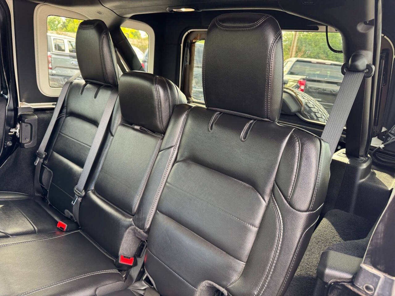 Used 2021 Jeep Wrangler Unlimited Sahara w/ Uconnect 4C Nav & Sound Group AWD/4WD image 27