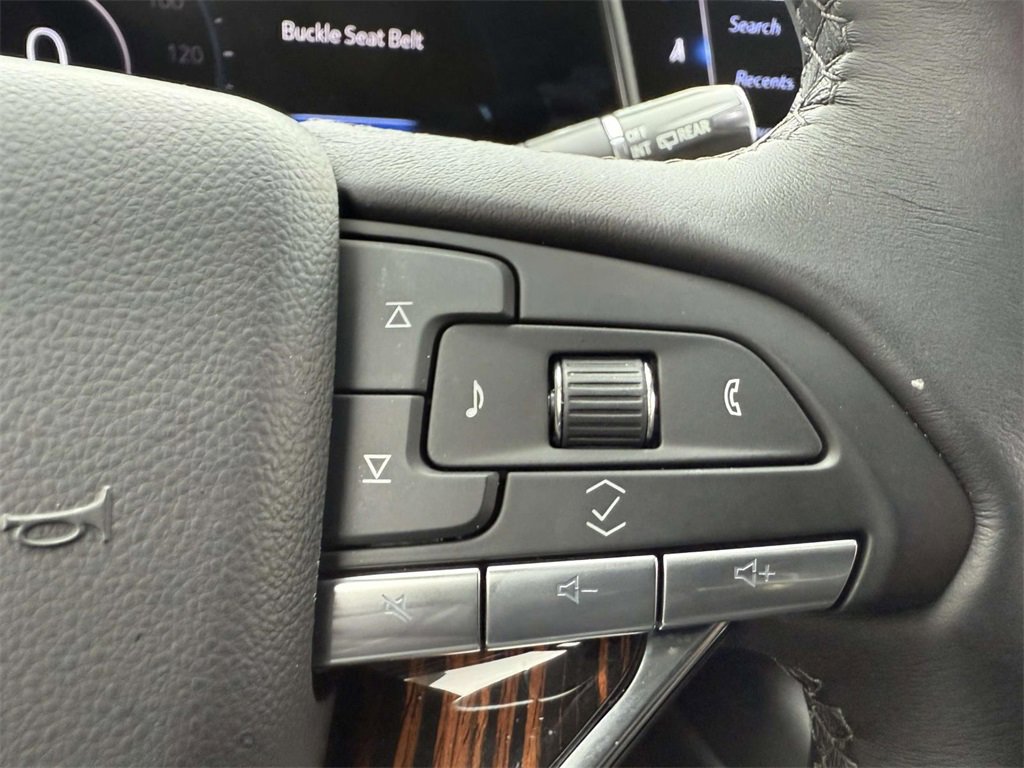 Used 2024 Cadillac Escalade Luxury image 23