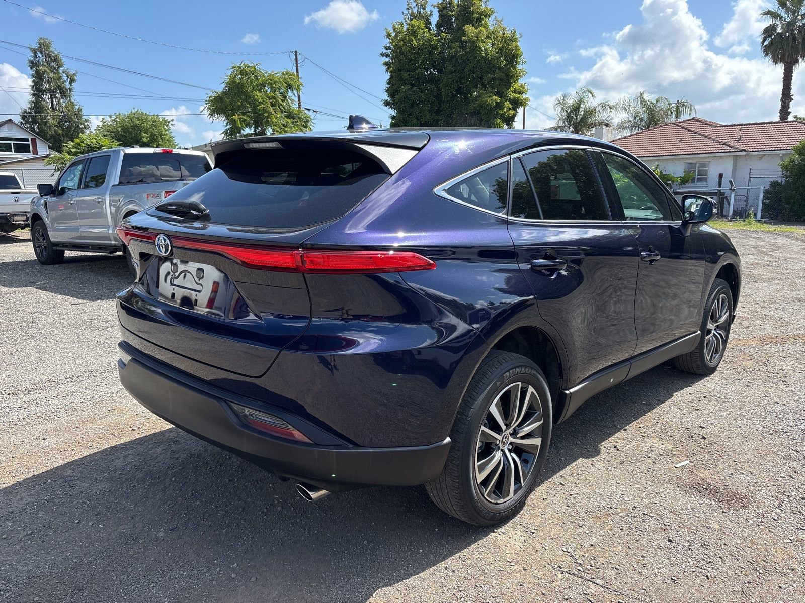 Used 2024 Toyota Venza LE AWD/4WD image 4