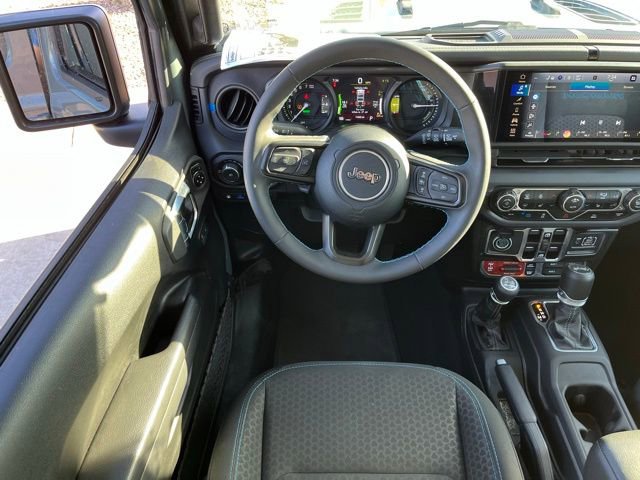 Used 2025 Jeep Wrangler Unlimited Rubicon 4xe w/ Convenience Group AWD/4WD image 11