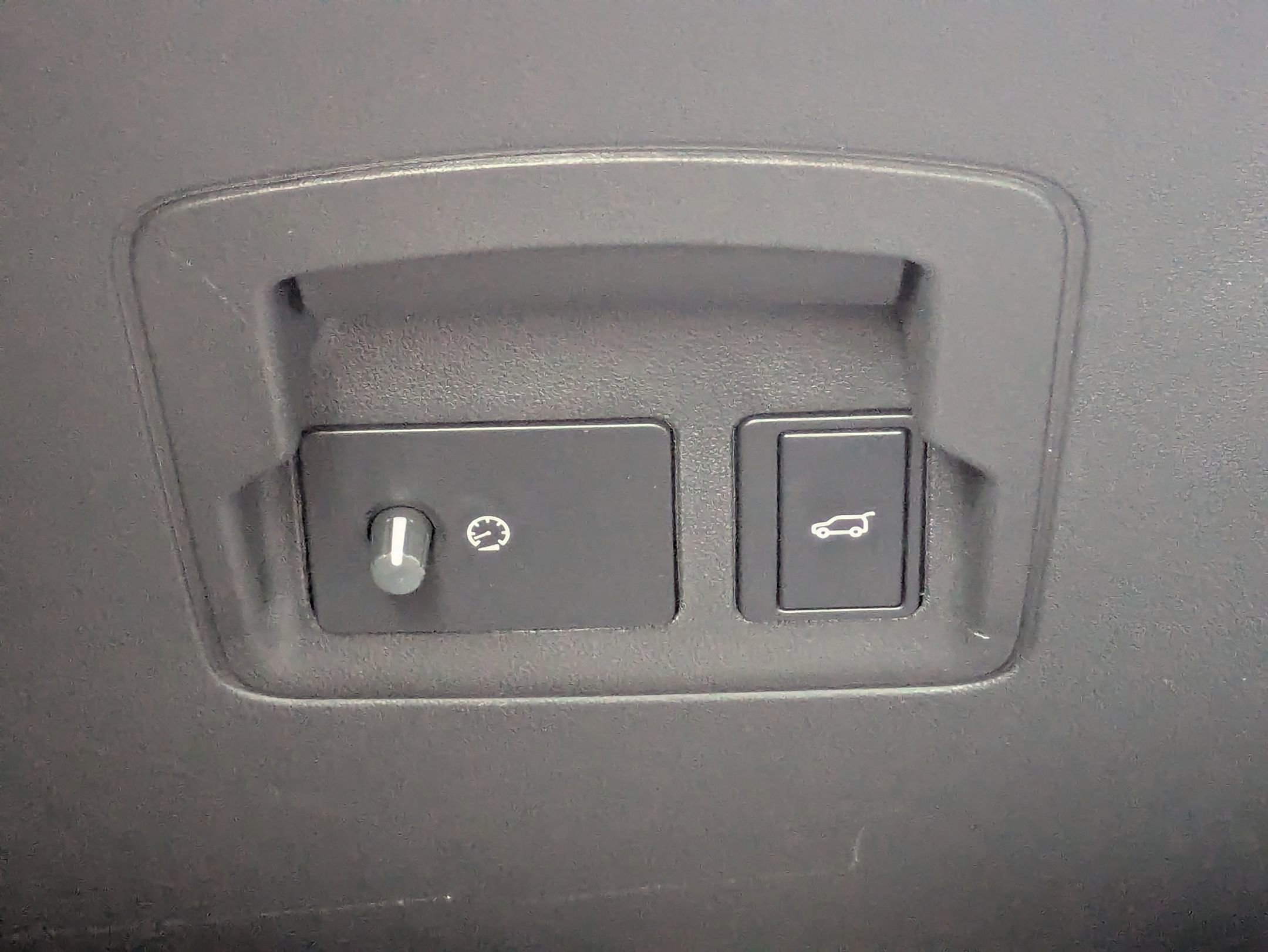 Certified 2026 Land Rover Range Rover Velar Dynamic SE image 17