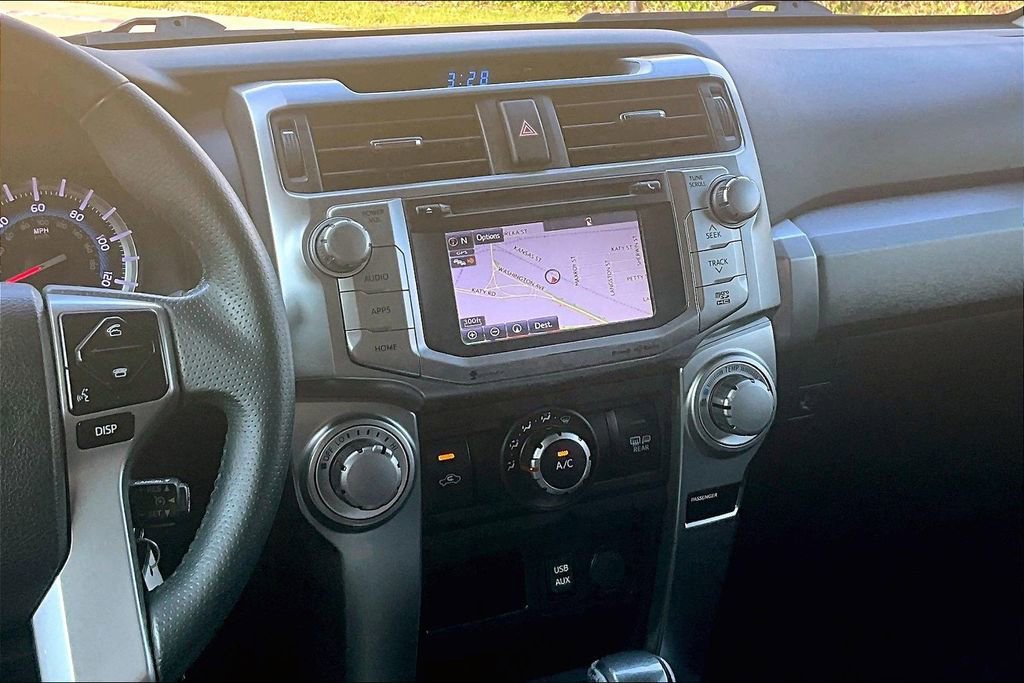 Used 2018 Toyota 4Runner SR5 Premium image 9