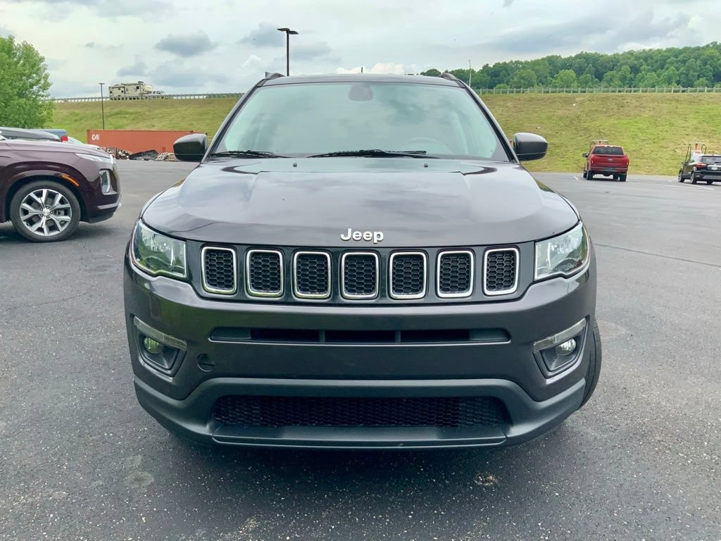 Used 2019 Jeep Compass Latitude w/ Popular Equipment Group AWD/4WD image 3