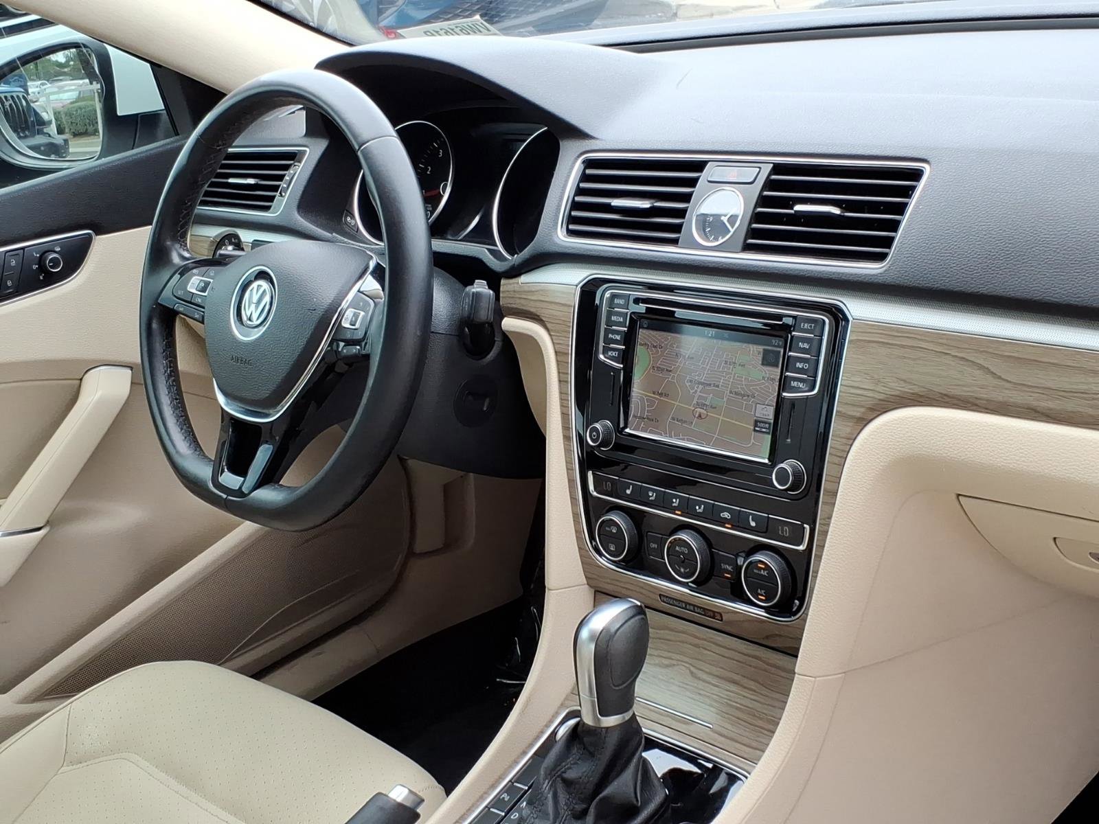 Used 2017 Volkswagen Passat 1.8T SE image 13