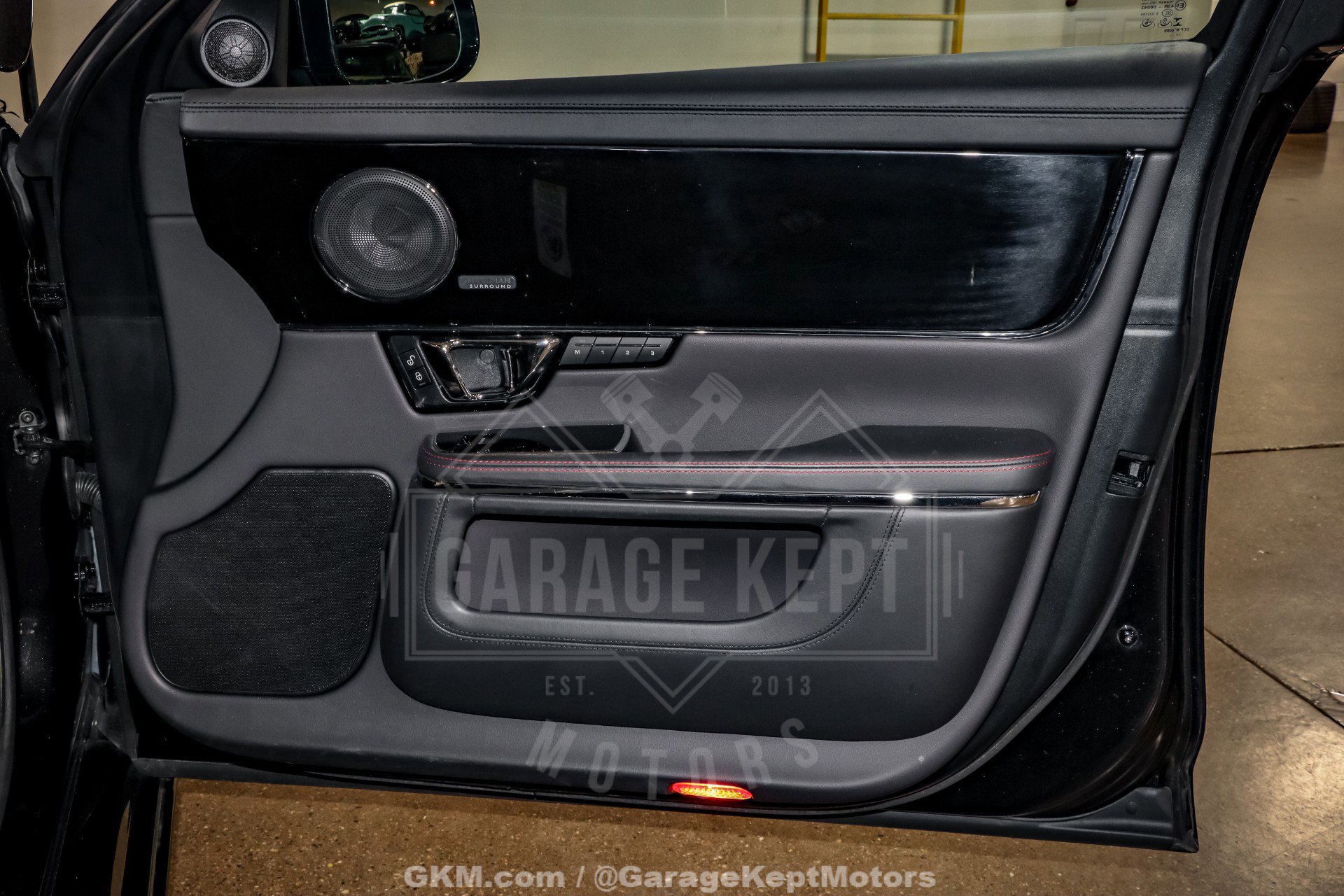 Used 2015 Jaguar XJ R LWB image 71