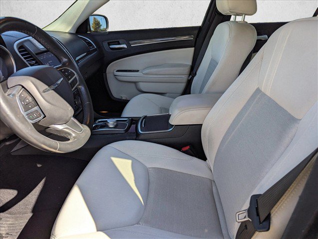 Used 2013 Chrysler 300 C RWD image 22