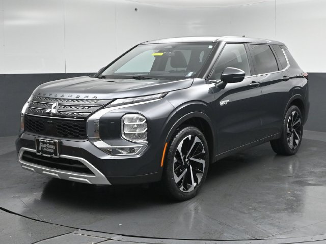 Used 2025 Mitsubishi Outlander SE AWD/4WD image 3
