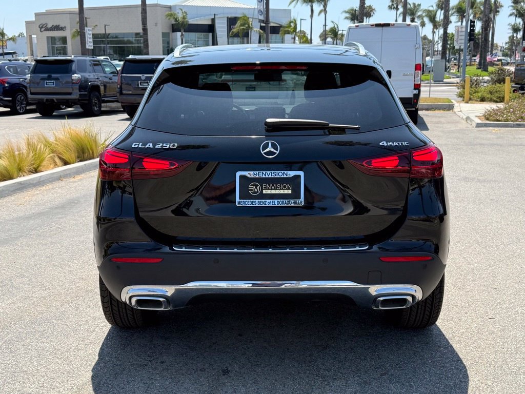 Used 2025 Mercedes-Benz GLA 250 4MATIC image 11