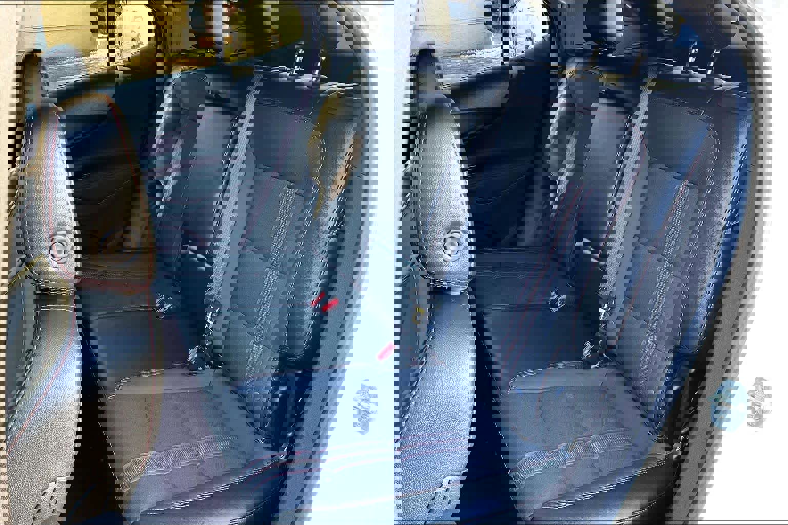 Used 2023 Chevrolet Equinox RS image 17