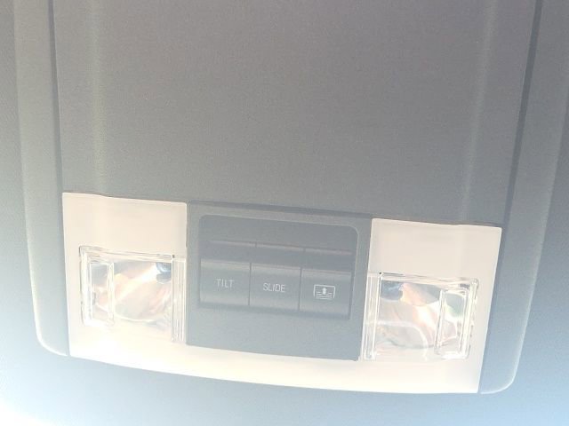 Used 2019 Ford Explorer Limited w/ Ford Safe & Smart Package image 30