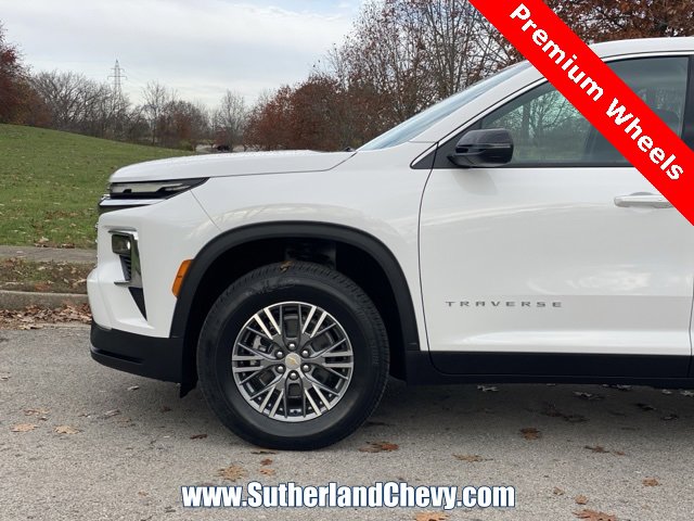 New 2026 Chevrolet Traverse LT image 10