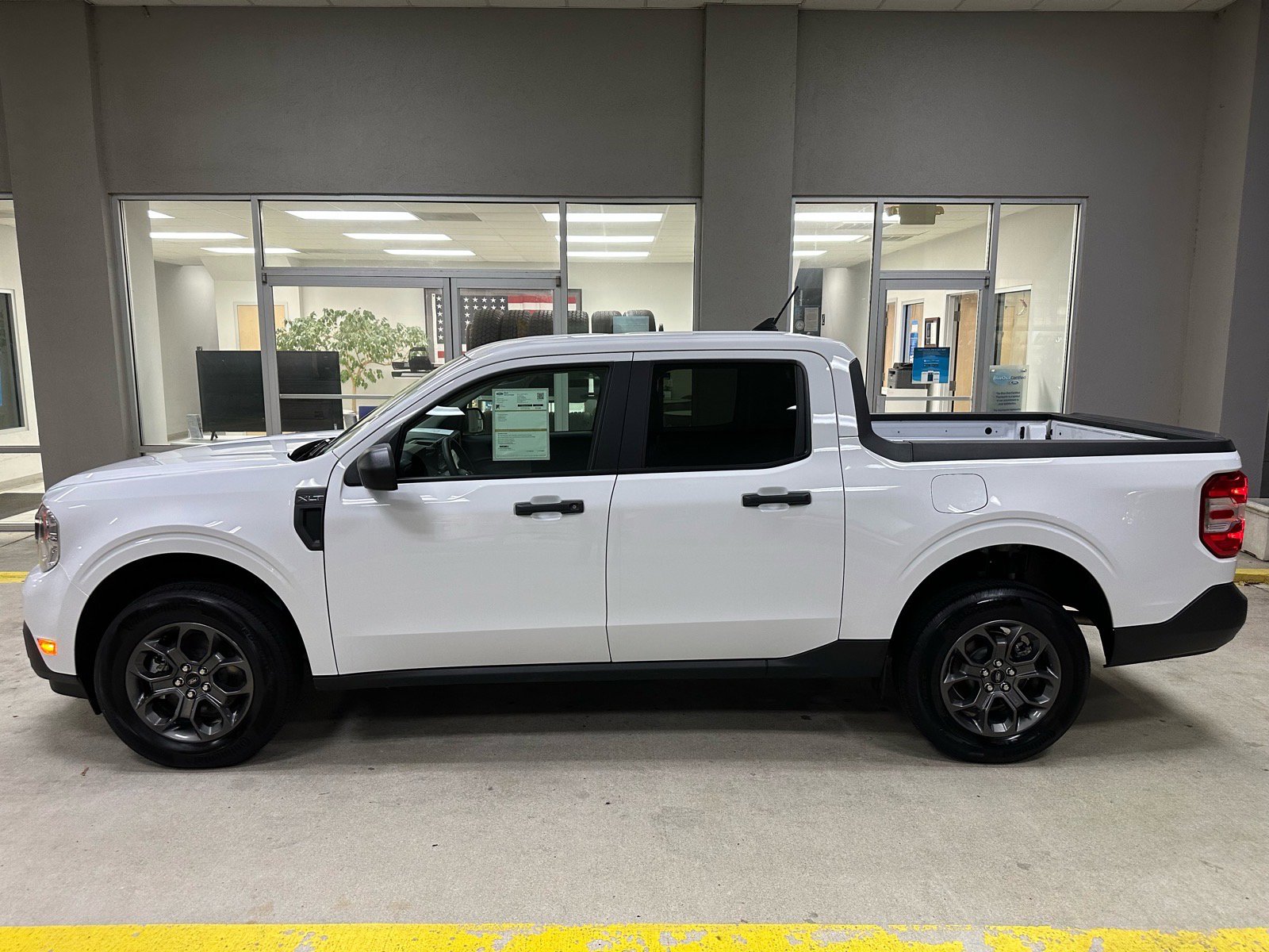 Certified 2024 Ford Maverick XLT image 4