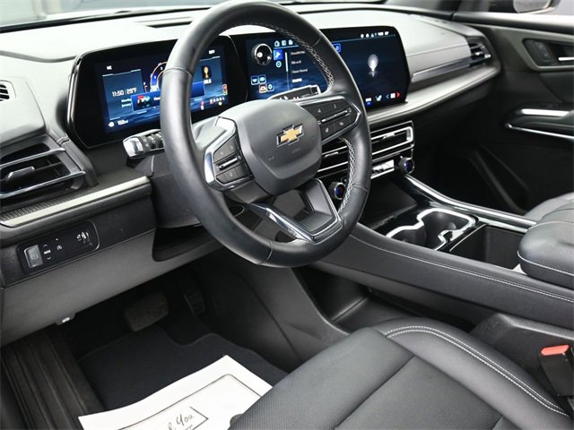 Used 2025 Chevrolet Traverse LT image 14