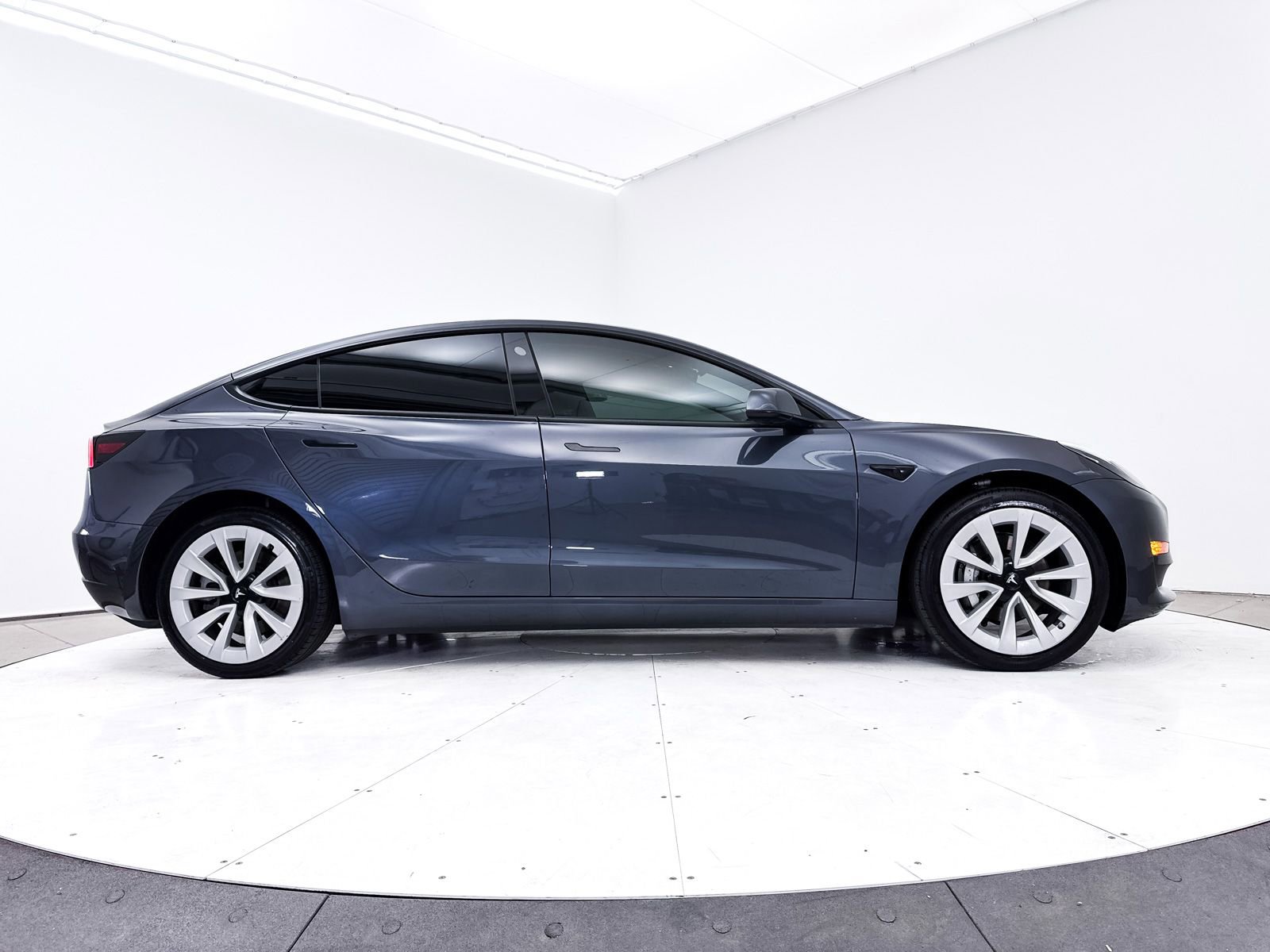 Used 2023 Tesla Model 3 Standard Range RWD image 41