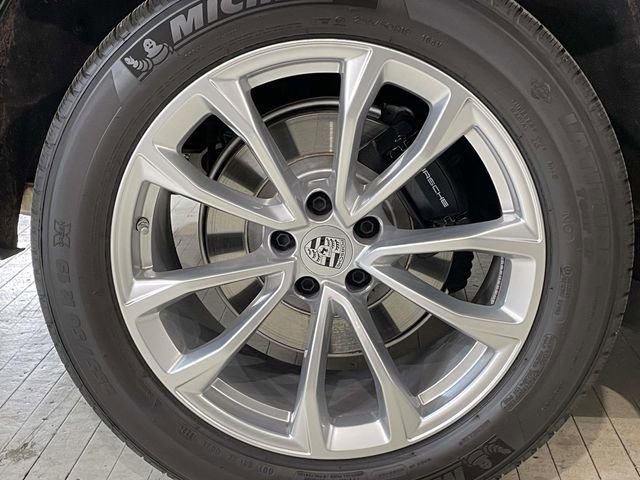 Certified 2025 Porsche Macan image 15