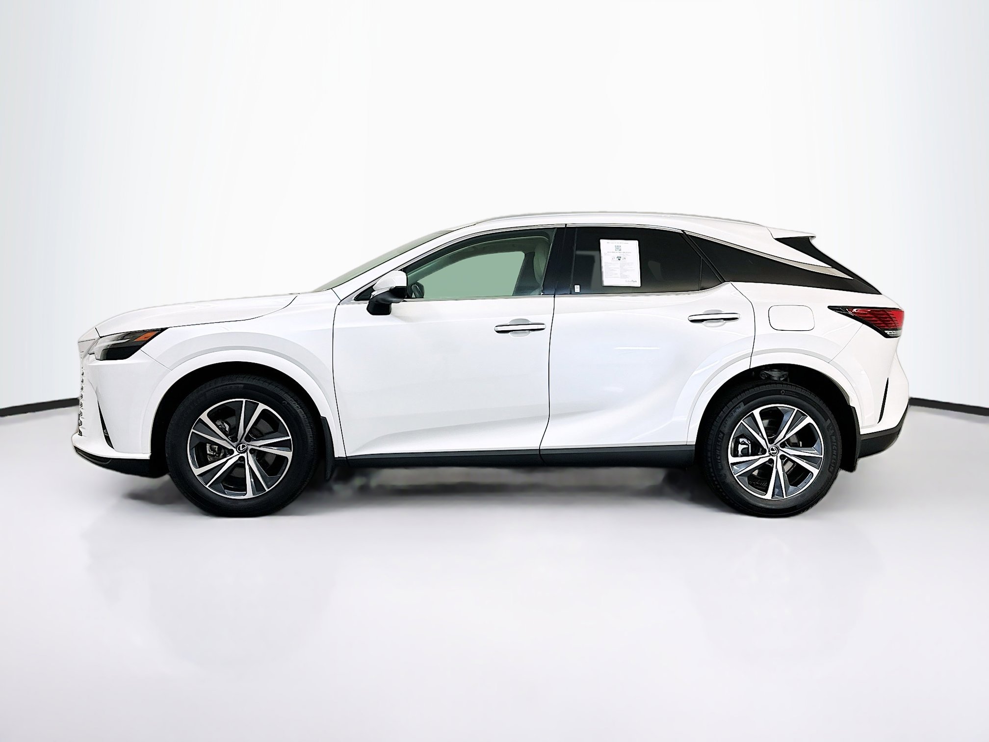 Used 2023 Lexus RX 350 Premium w/ Cold Area Package image 4