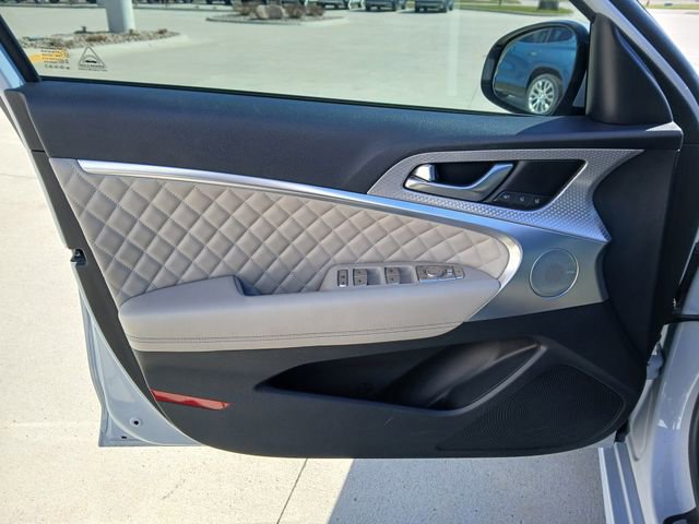 Used 2022 Genesis G70 3.3T w/ Sport Prestige Package image 11