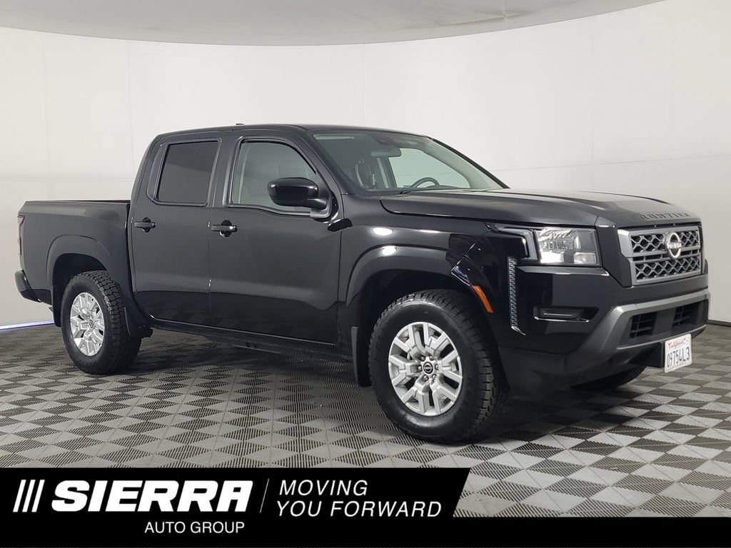 Used 2022 Nissan Frontier SV image 1
