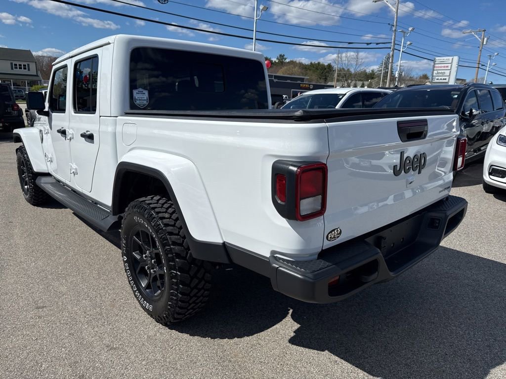 Used 2025 Jeep Gladiator Sport AWD/4WD image 3