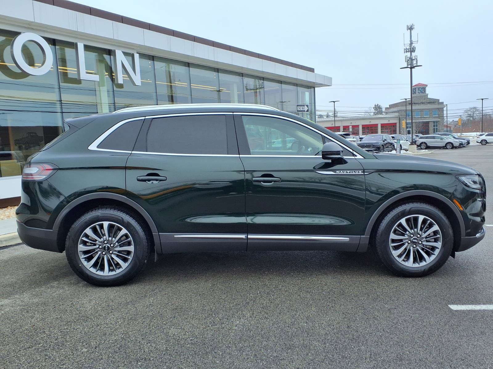 Used 2021 Lincoln Nautilus AWD w/ Equipment Group 101A image 2