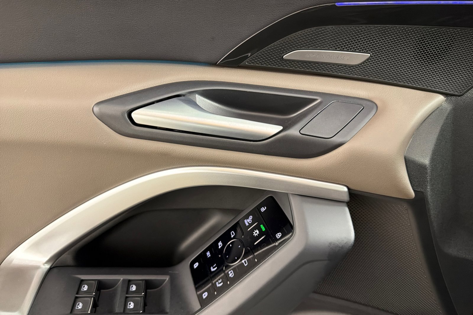 Used 2025 Audi Q5 Premium Plus w/ Premium Plus image 10