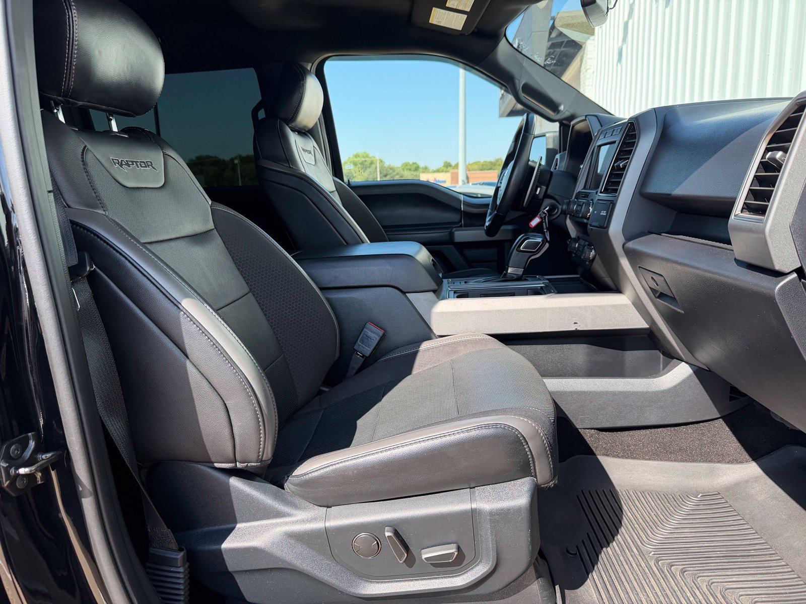 Used 2020 Ford F150 Raptor AWD/4WD image 34