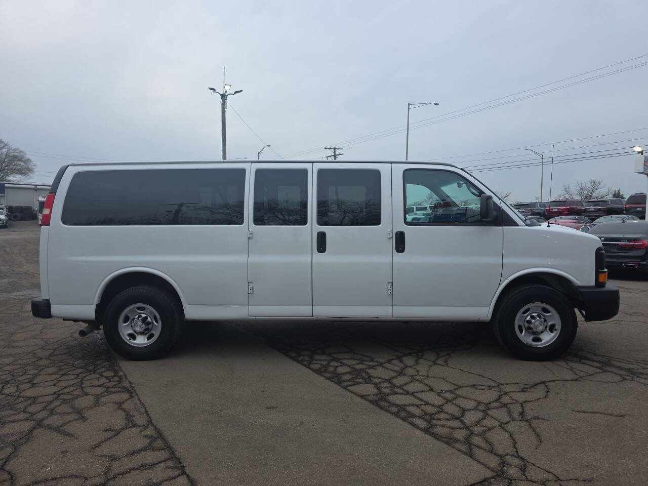 Used 2014 Chevrolet Express 3500 LS RWD image 7