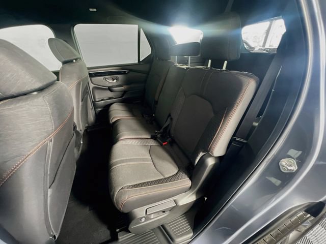 Used 2025 Honda Pilot Sport image 27