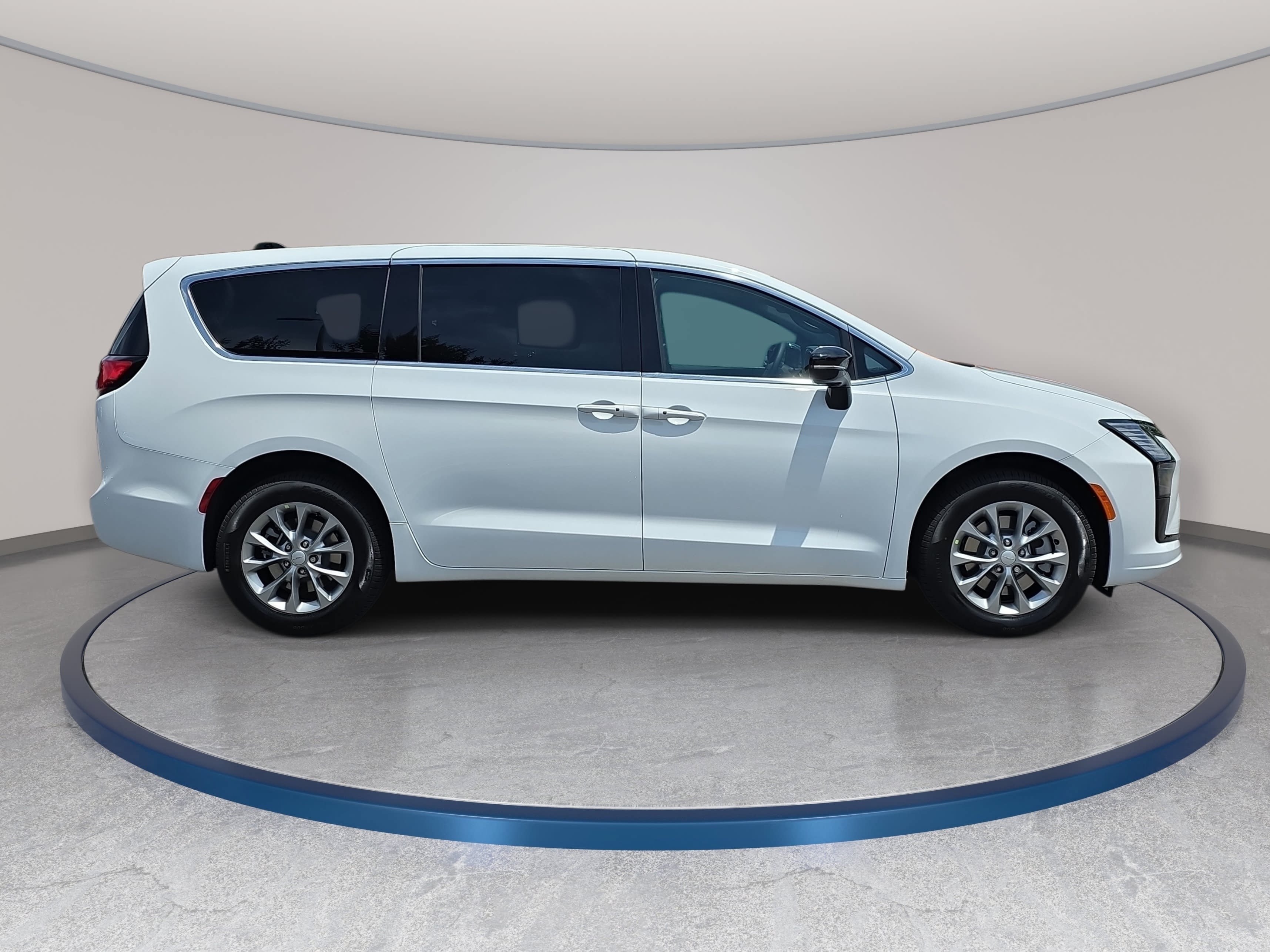 New 2027 Chrysler Pacifica Select AWD/4WD image 4