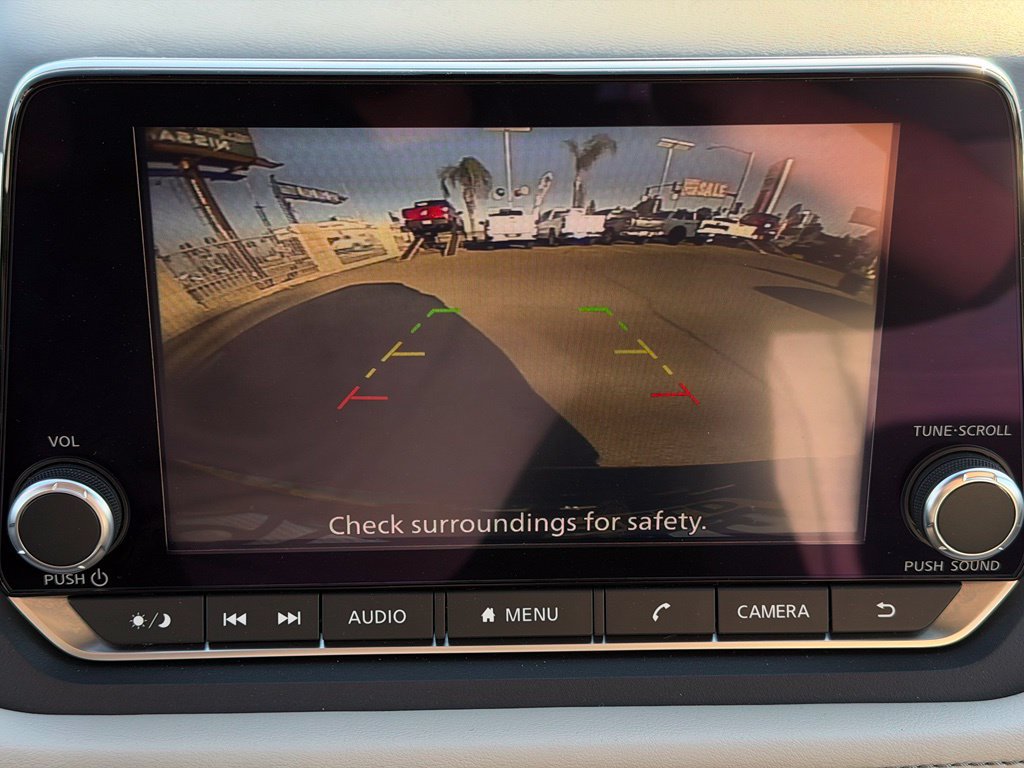 Used 2023 Nissan Rogue SV FWD image 32