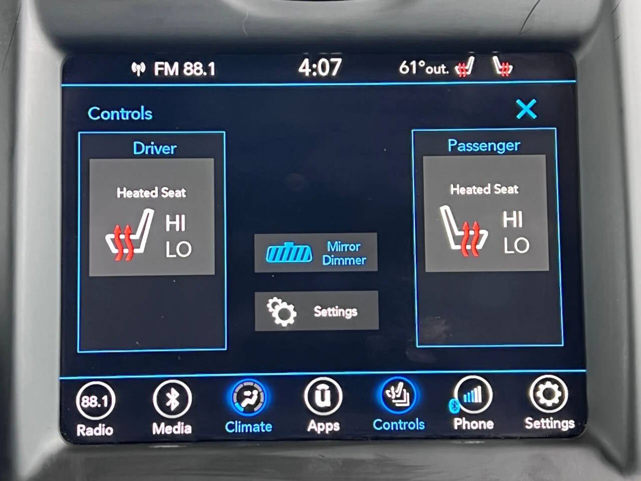 Used 2018 Chrysler 300 S image 34