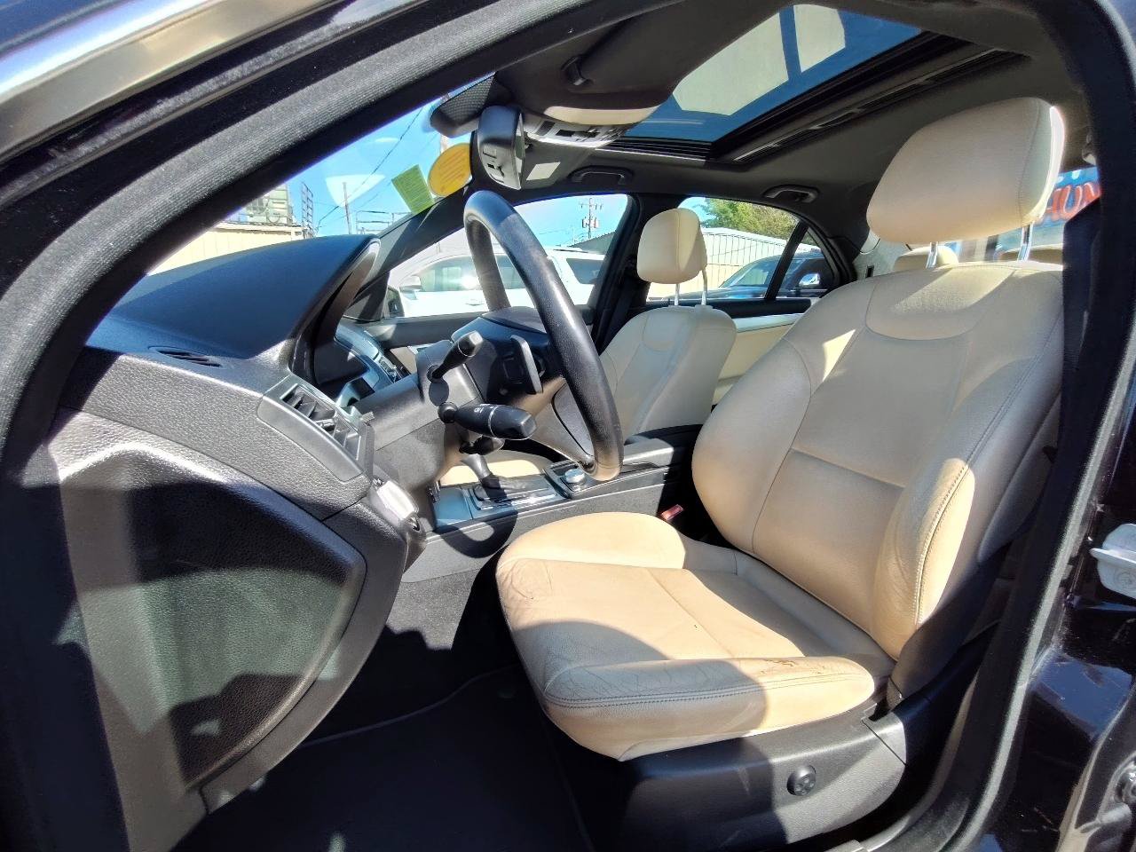 Used 2010 Mercedes-Benz C 300 Sedan image 15