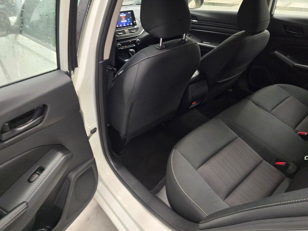 Used 2024 Nissan Altima 2.5 SV FWD image 26