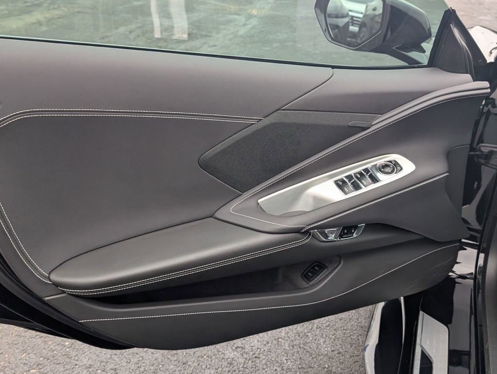 Used 2025 Chevrolet Corvette Z06 image 12