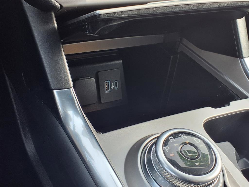 Used 2021 Ford Explorer XLT w/ Equipment Group 202A image 14