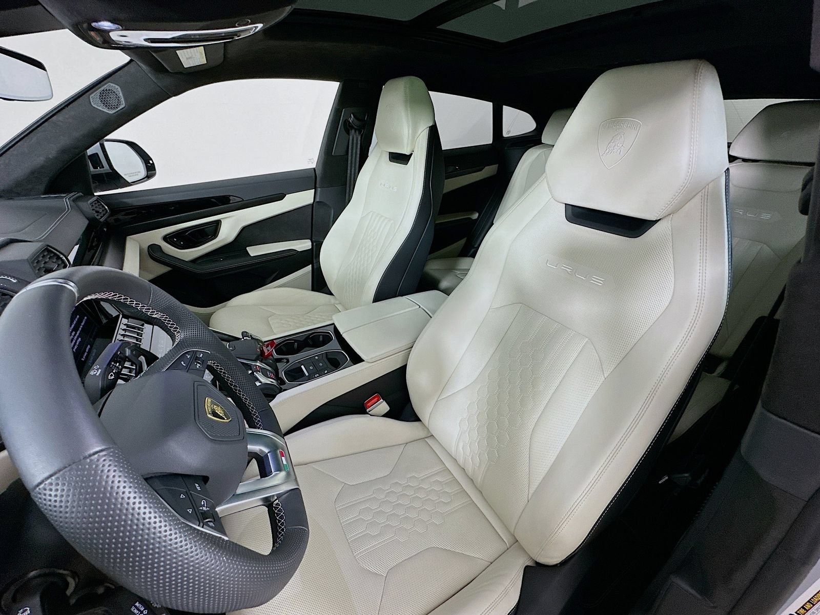 Used 2024 Lamborghini Urus S AWD/4WD image 36