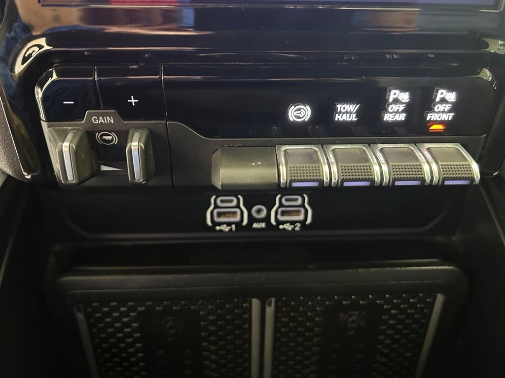 Used 2025 RAM 3500 Laramie w/ Sport Appearance Package AWD/4WD image 54