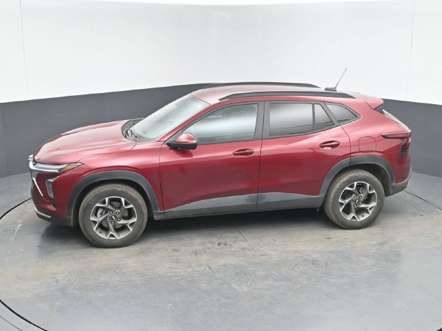 Used 2024 Chevrolet Trax LT w/ Driver Confidence Package FWD image 20