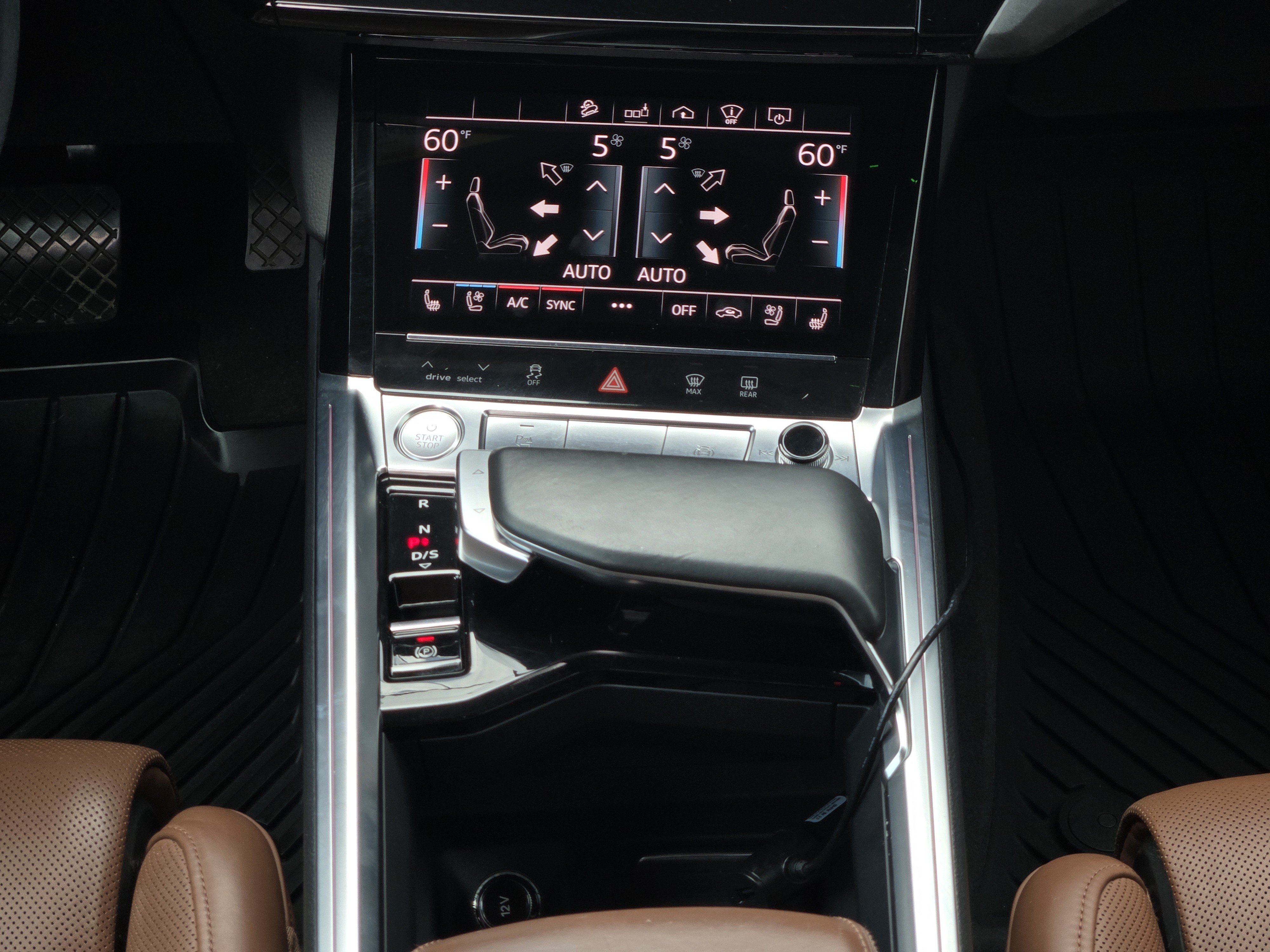 Used 2019 Audi e-tron Prestige w/ Prestige Package AWD/4WD image 25
