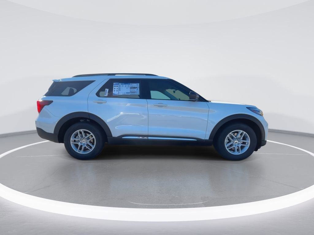 Used 2025 Ford Explorer Active w/ Active Comfort Package image 5