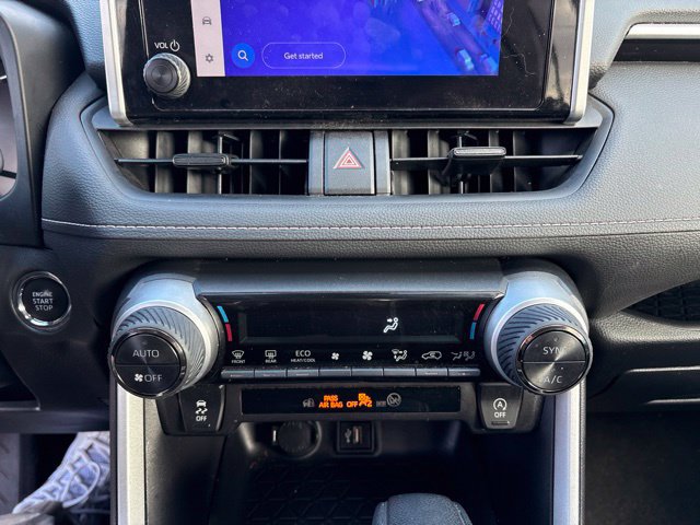 Used 2025 Toyota RAV4 XLE AWD/4WD image 18