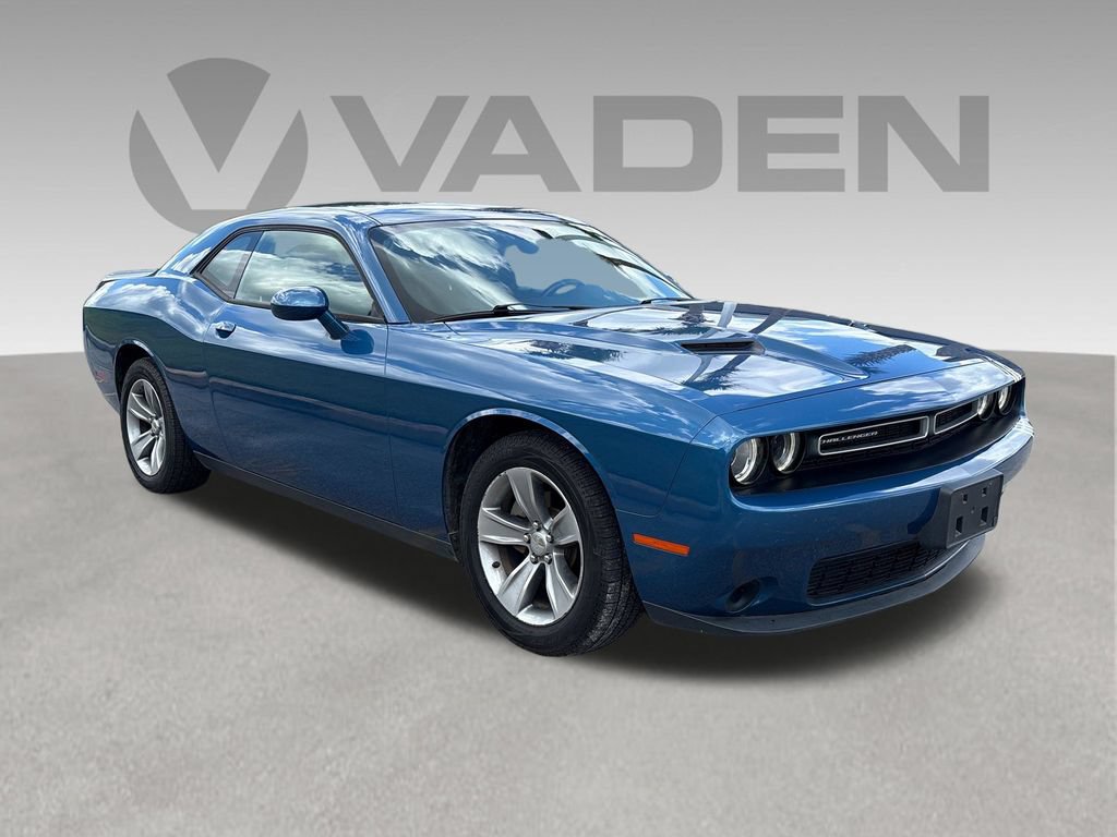 Used 2021 Dodge Challenger SXT RWD image 30
