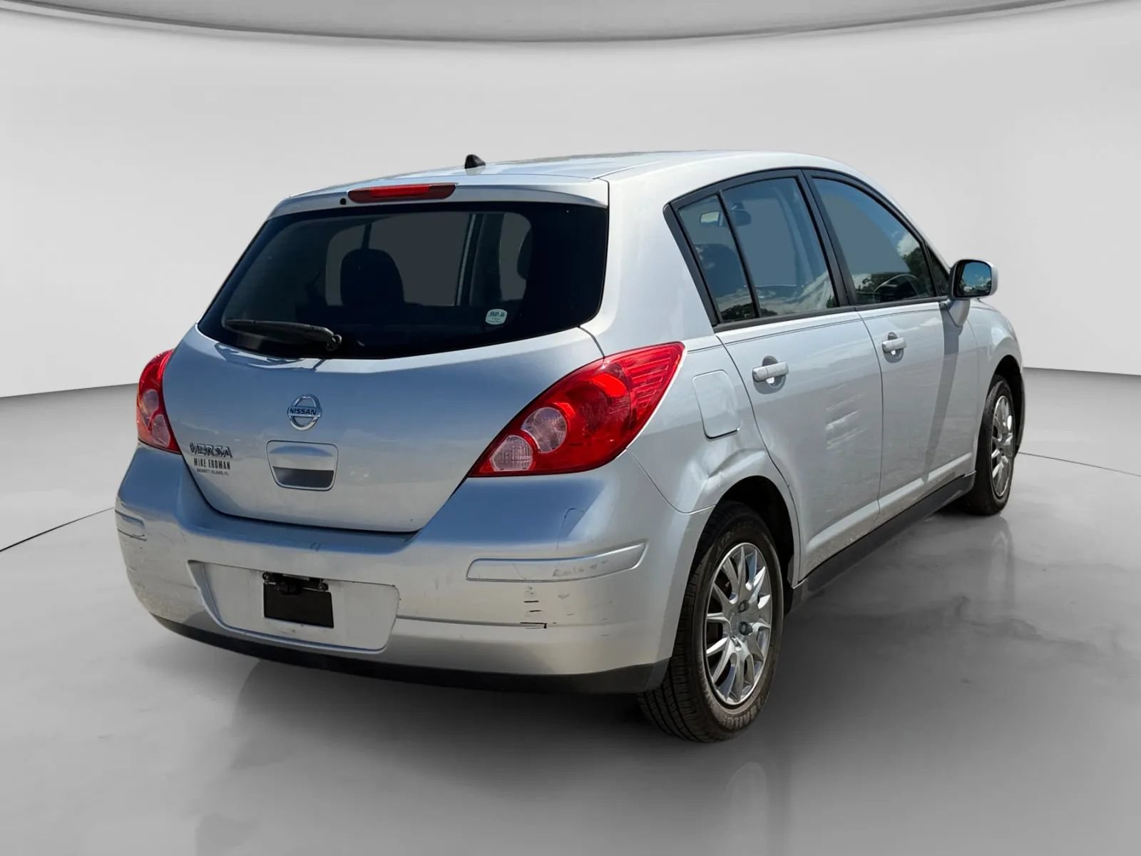 Used 2011 Nissan Versa 1.8 S FWD image 5