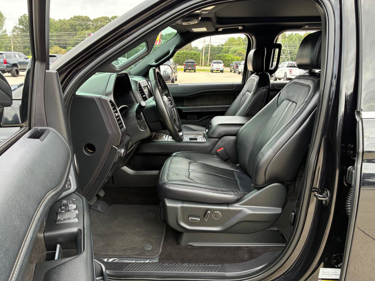 Used 2019 Ford Expedition Limited w/ Special Edition Package RWD image 14