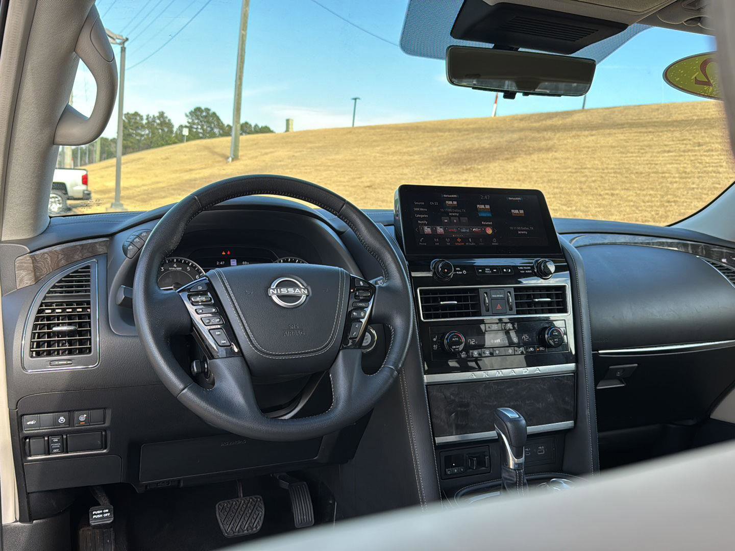 Used 2022 Nissan Armada Platinum image 16