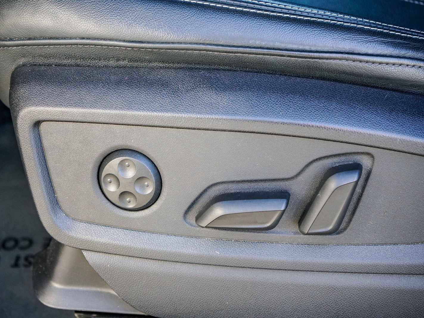 Used 2023 Audi Q5 2.0T Premium w/ Convenience Package image 20