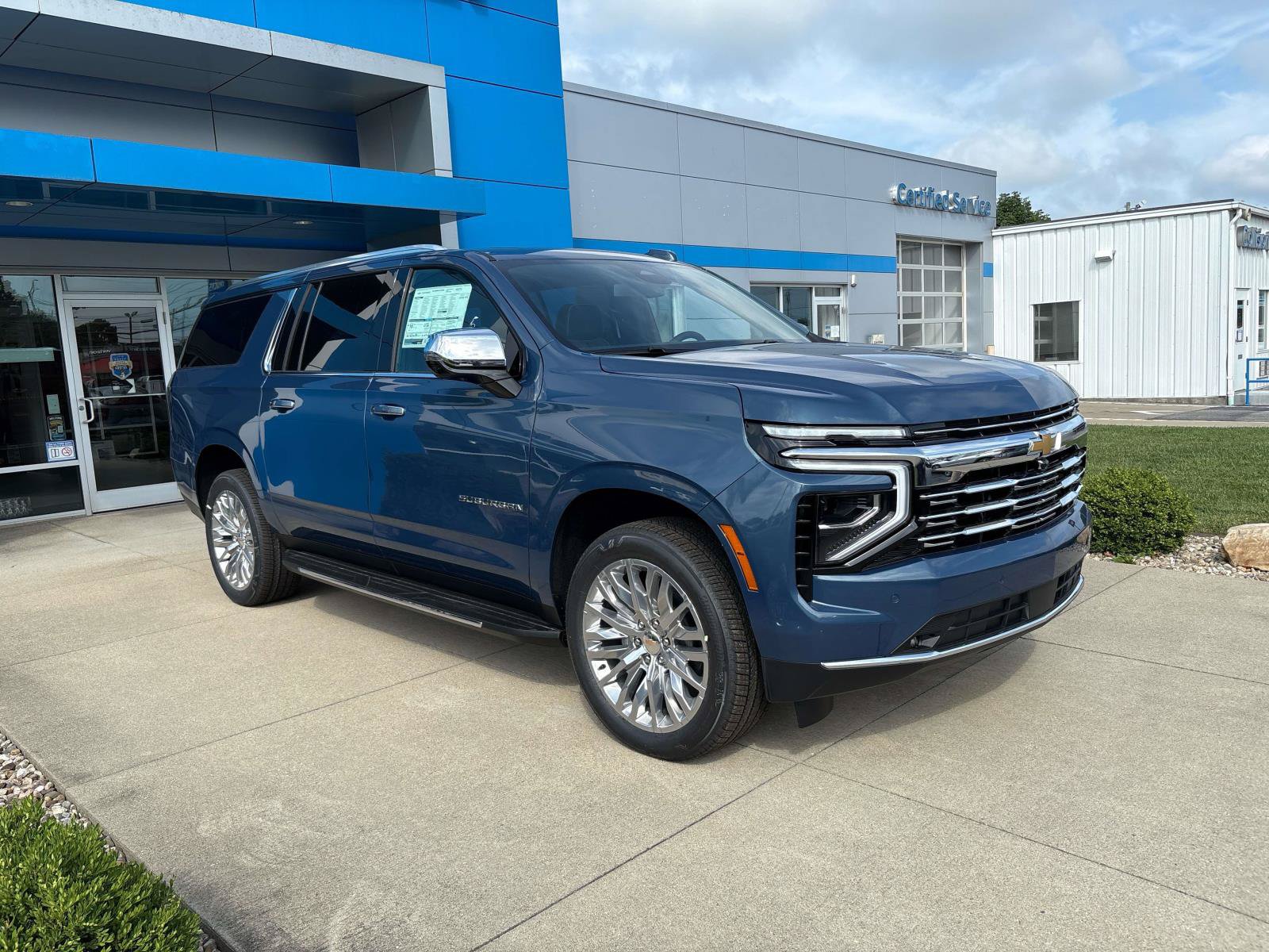 New 2026 Chevrolet Suburban Premier w/ Sun And Tow Package
