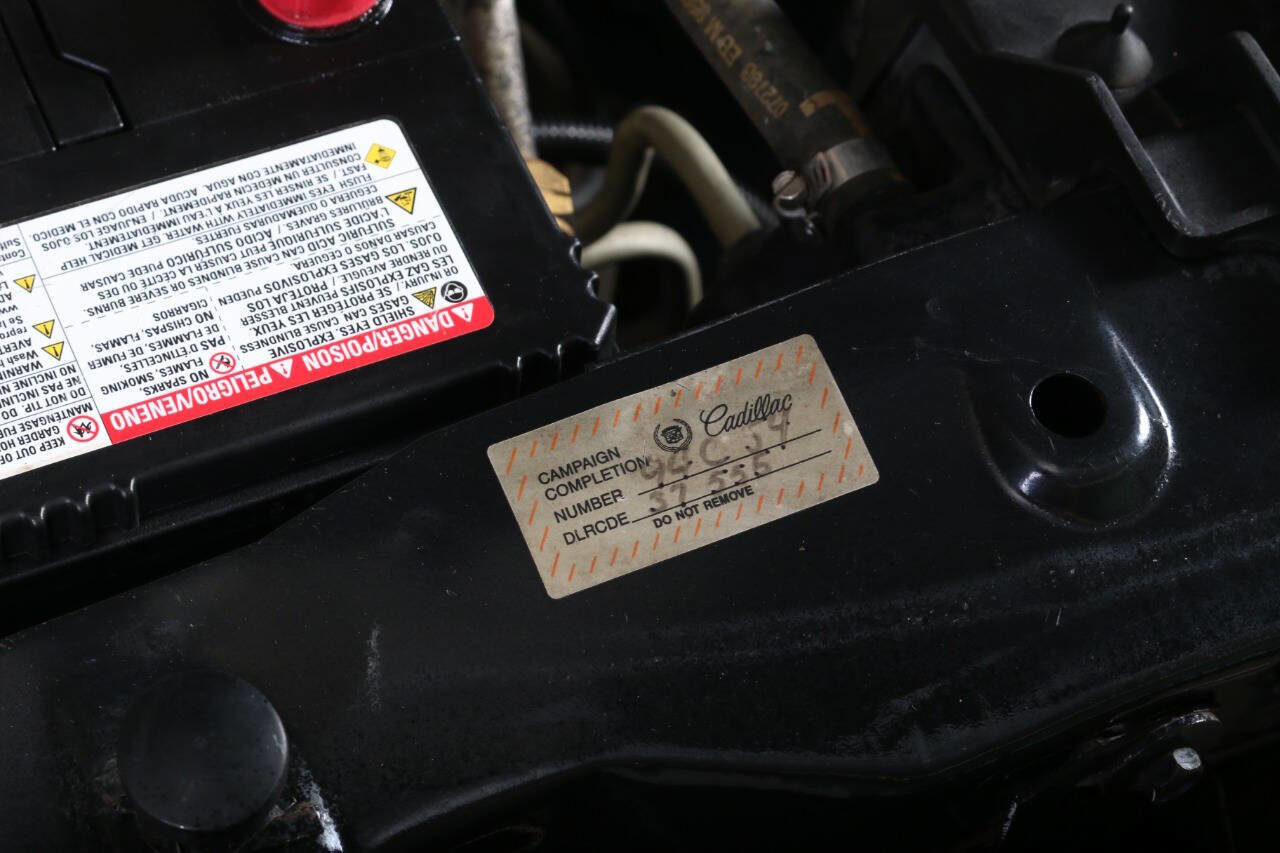 Used 1994 Cadillac Fleetwood Brougham RWD image 16
